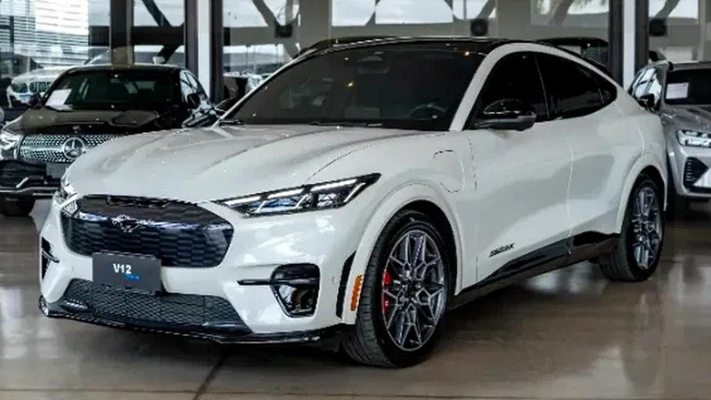 Foto de um ford mustang mach-e