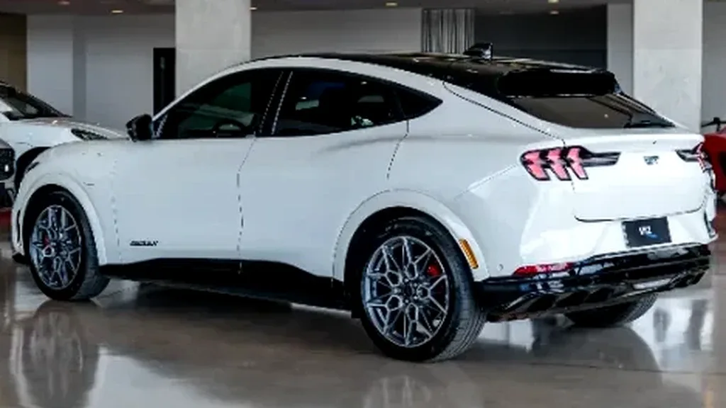 Ford Mustang Mach-e - Imagem 2