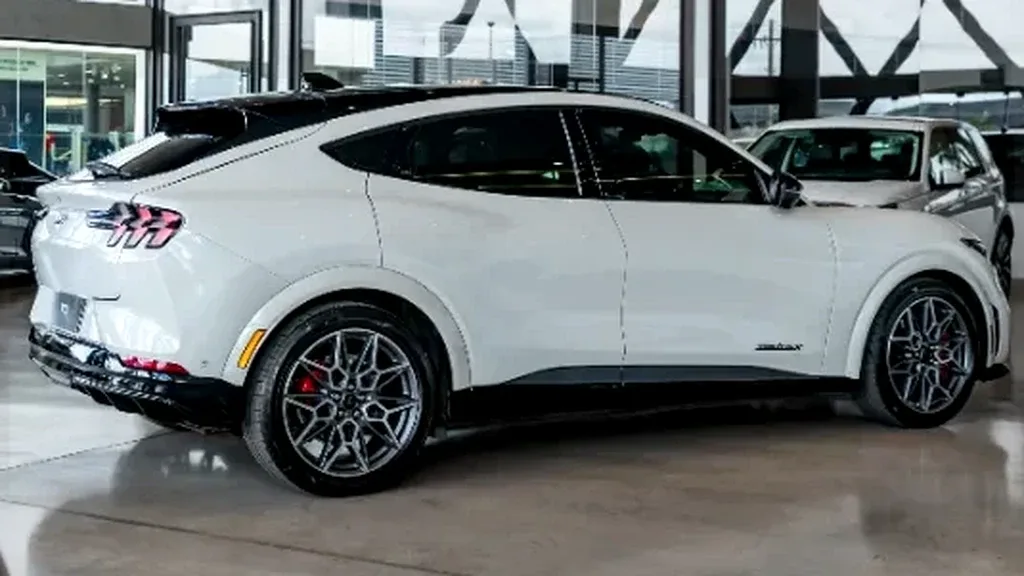 Ford Mustang Mach-e - Imagem 4