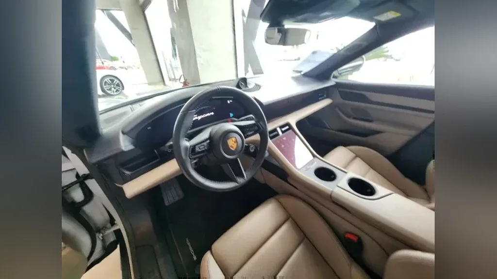 Porsche Taycan - Imagem 5