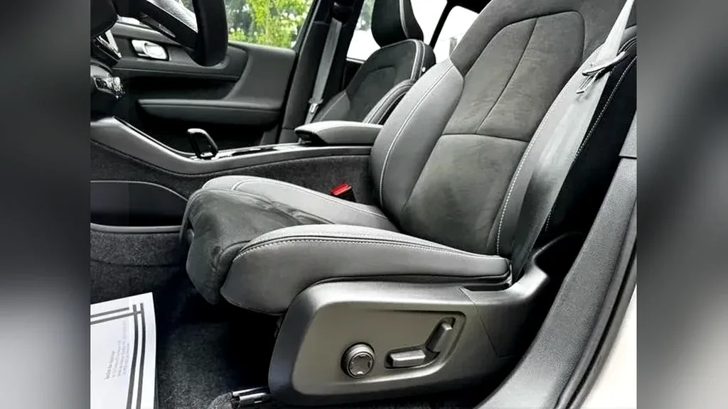 Volvo XC40 Recharge - Imagem 14