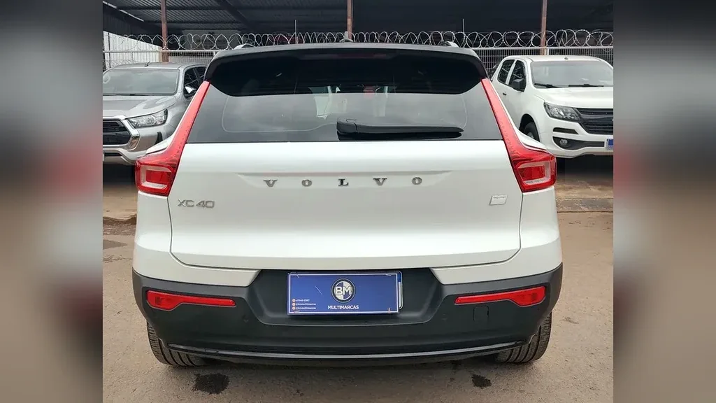 Volvo XC40 Recharge - Imagem 6