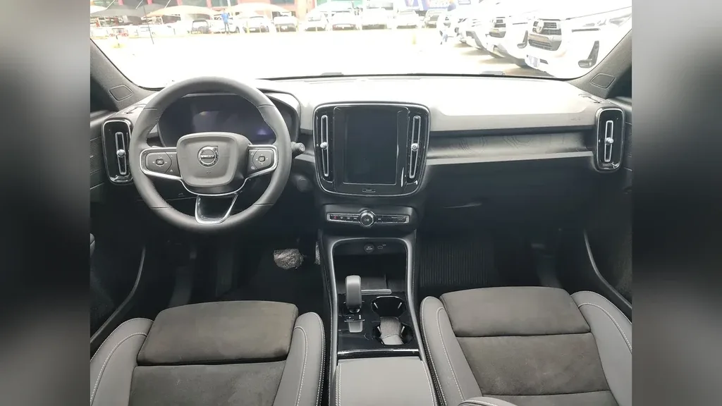 Volvo XC40 Recharge - Imagem 7