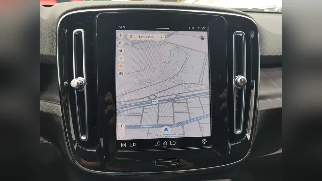 Volvo XC40 Recharge - Imagem 12