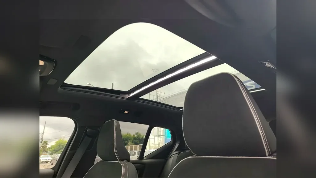 Volvo XC40 Recharge - Imagem 15