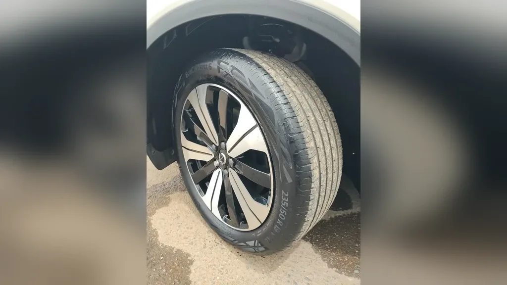 Volvo XC40 Recharge - Imagem 17