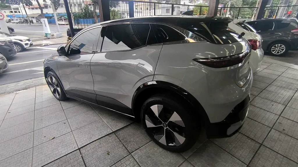 Renault Megane E-tech Electric - Imagem 4