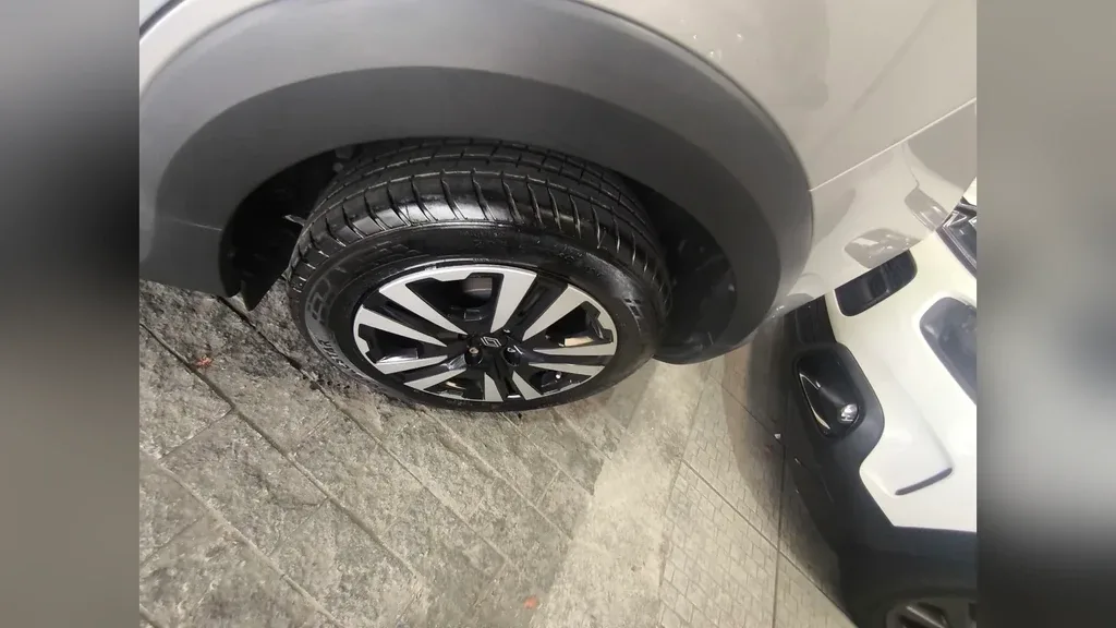 Renault Megane E-tech Electric - Imagem 6