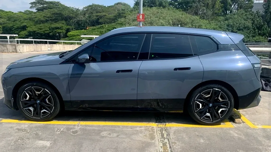 BMW Ix - Imagem 18
