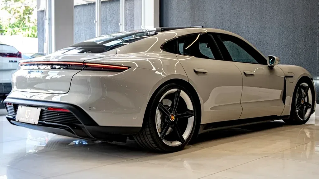 Porsche Taycan - Imagem 6