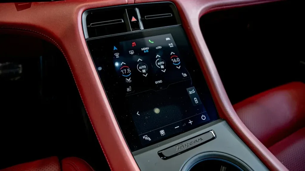 Porsche Taycan - Imagem 15