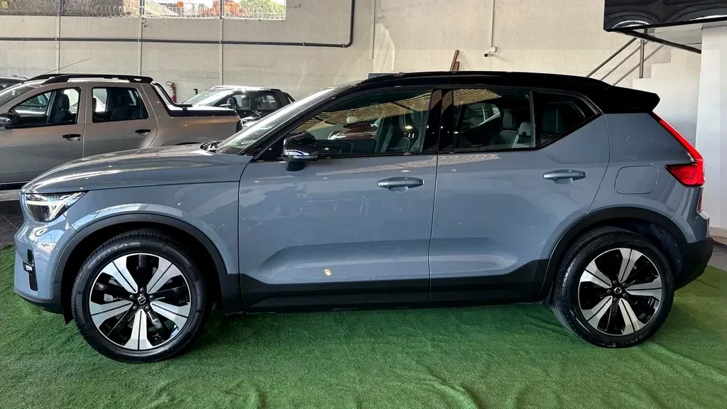 Volvo XC40 Recharge - Imagem 4