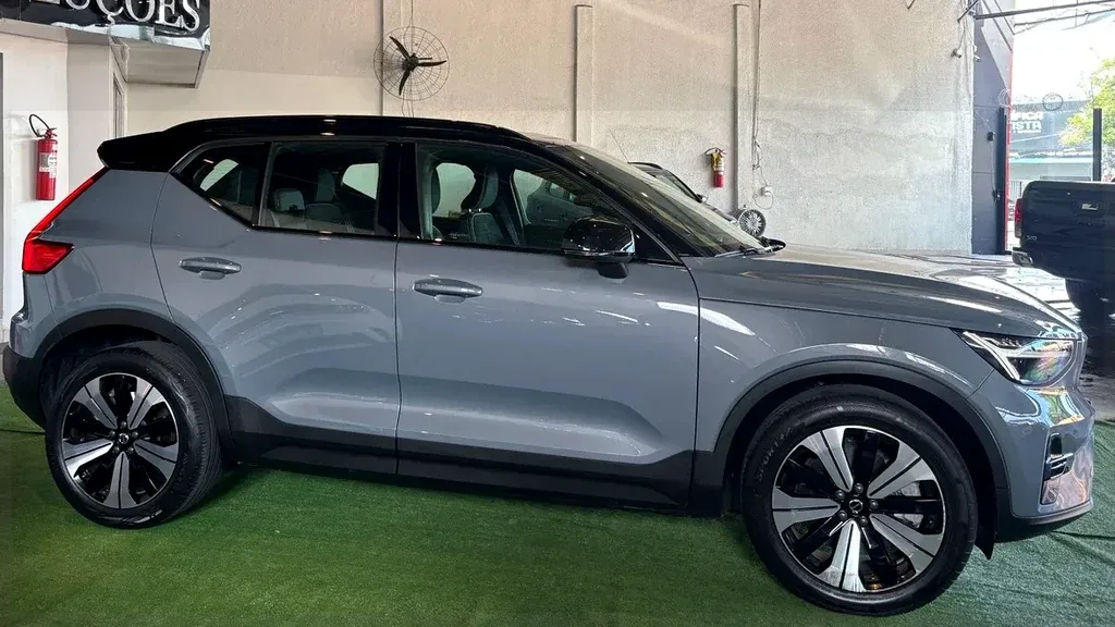 Volvo XC40 Recharge - Imagem 6