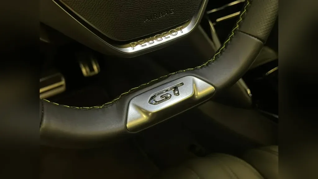 Peugeot E-2008 - Imagem 9