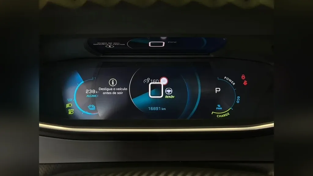 Peugeot E-2008 - Imagem 11