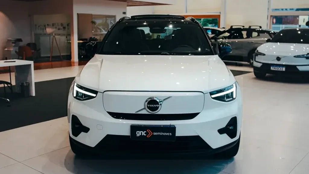 Foto de um volvo xc40 recharge