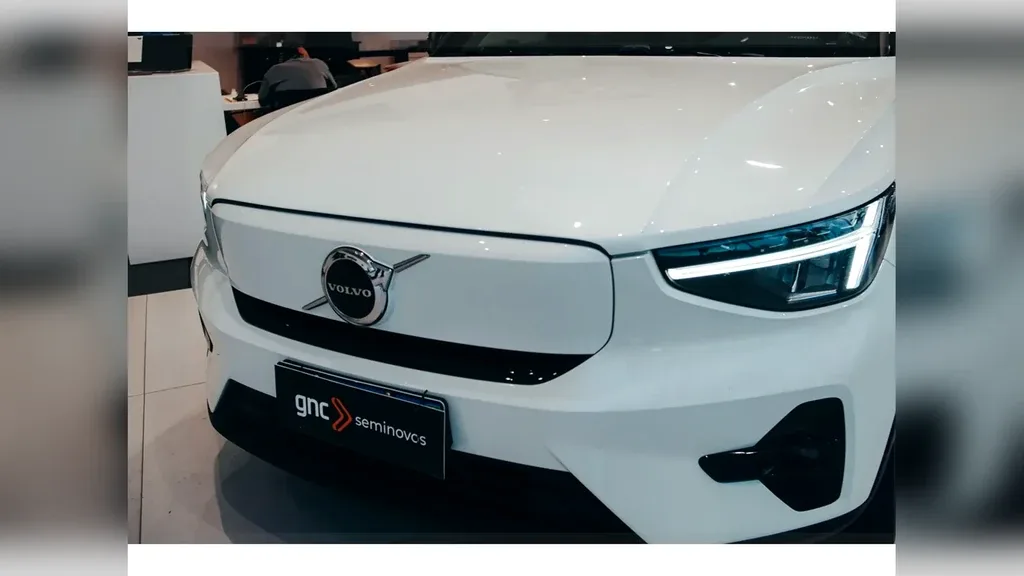 Volvo XC40 Recharge - Imagem 2