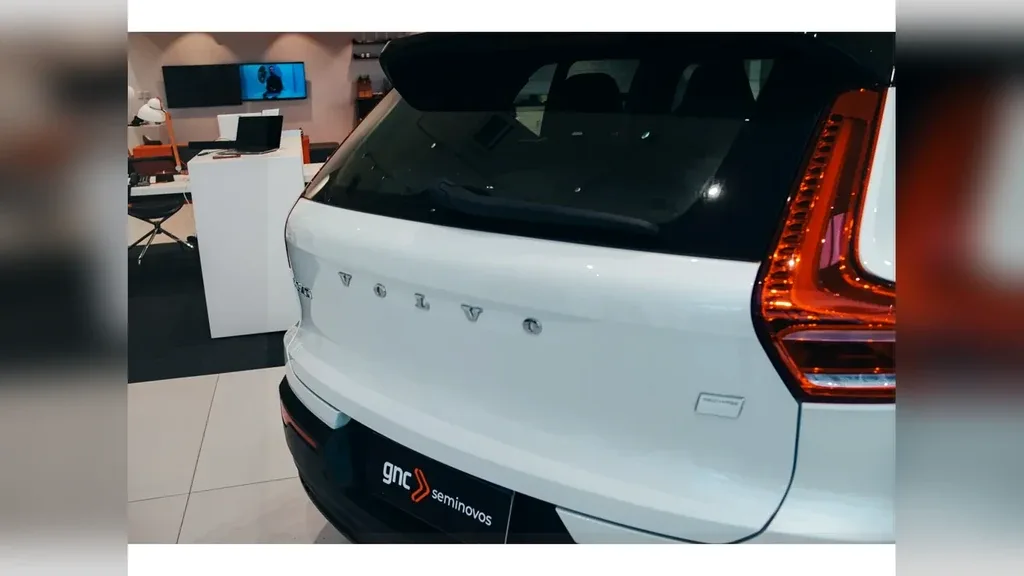 Volvo XC40 Recharge - Imagem 8