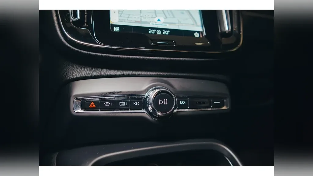 Volvo XC40 Recharge - Imagem 13