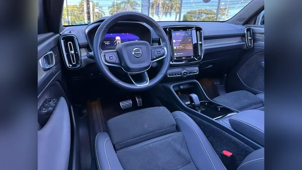 Volvo XC40 Recharge - Imagem 7