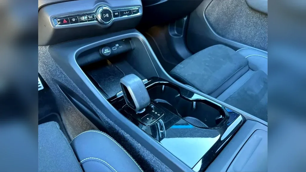 Volvo XC40 Recharge - Imagem 11