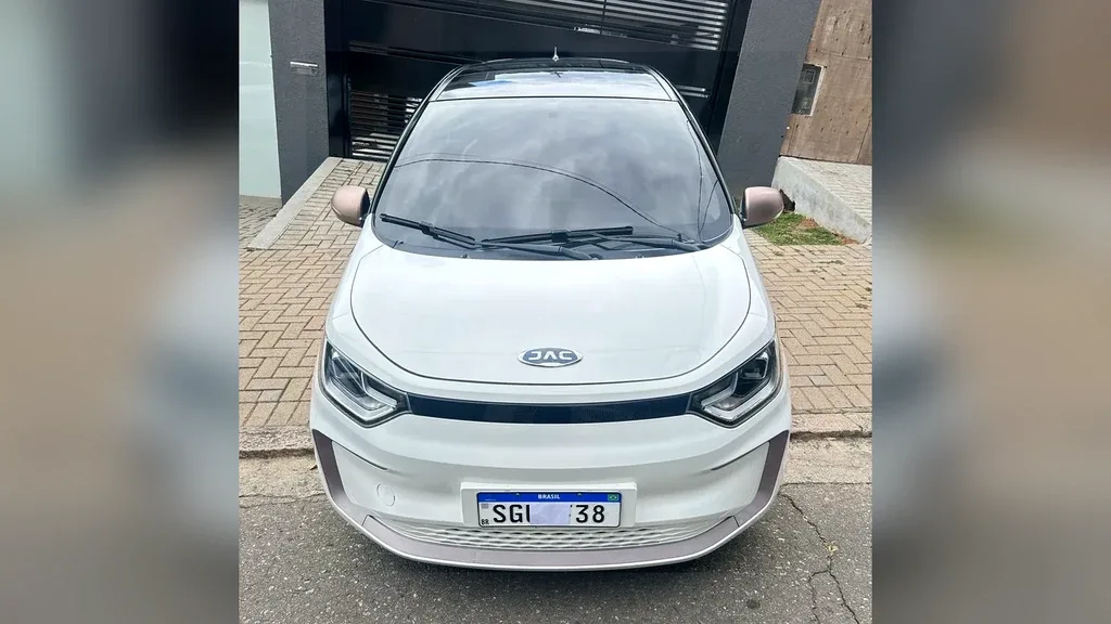 Foto de um jac e-js1