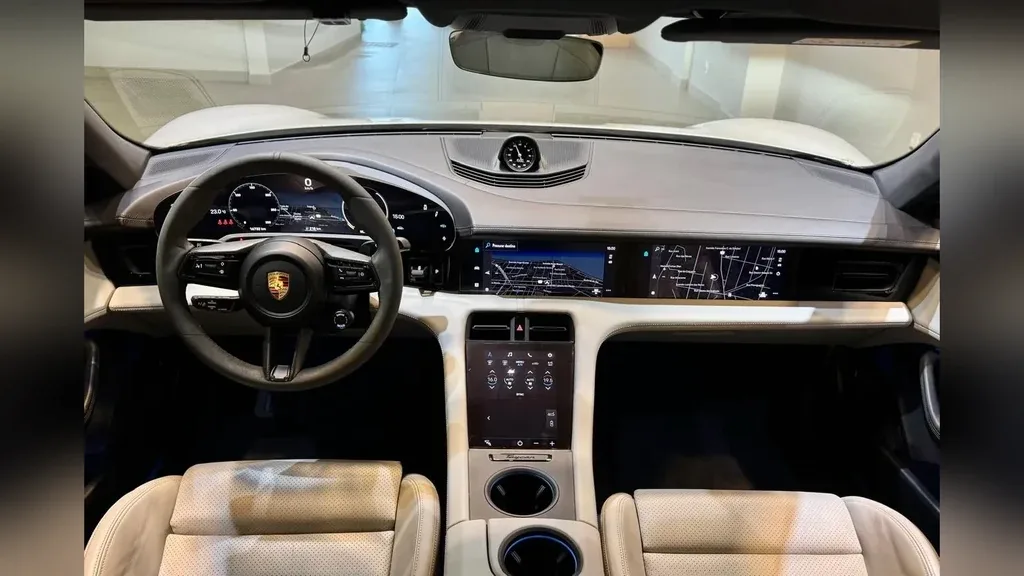 Porsche Taycan - Imagem 8