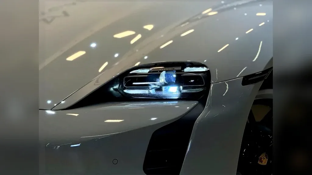 Porsche Taycan - Imagem 13