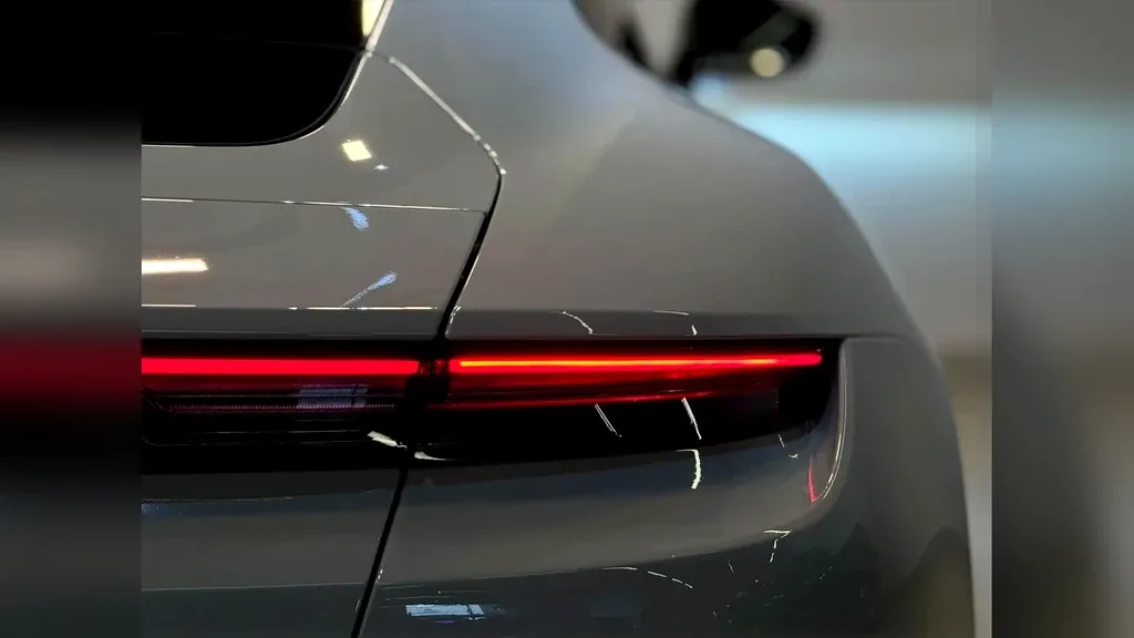 Porsche Taycan - Imagem 16