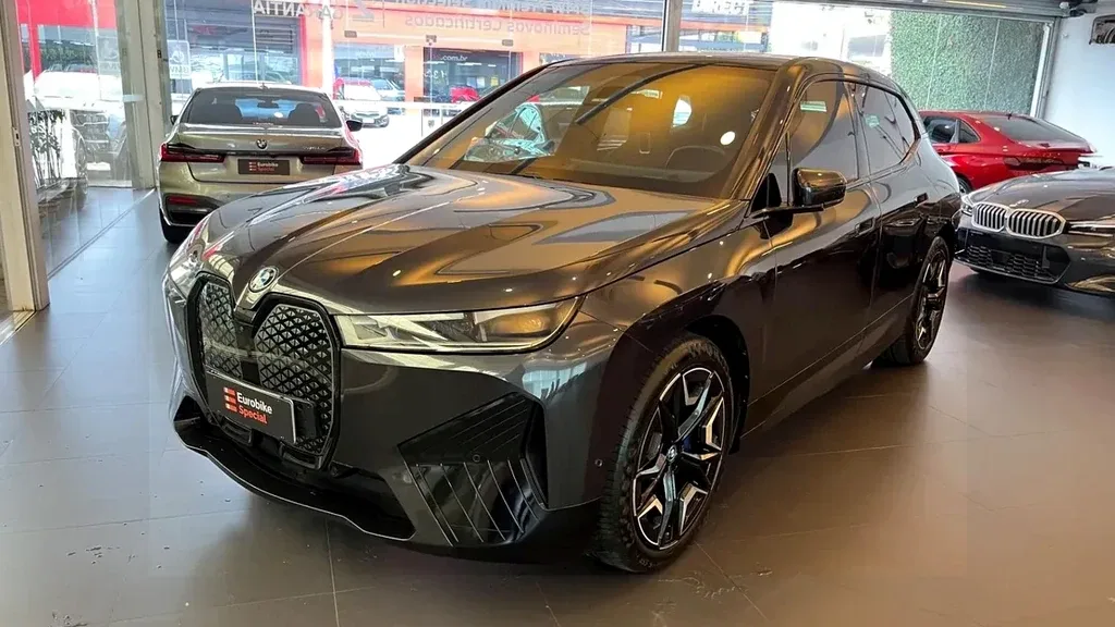 Foto de um bmw ix