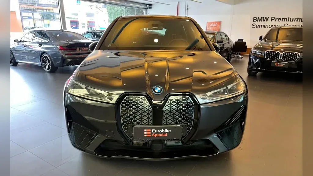 BMW Ix - Imagem 2