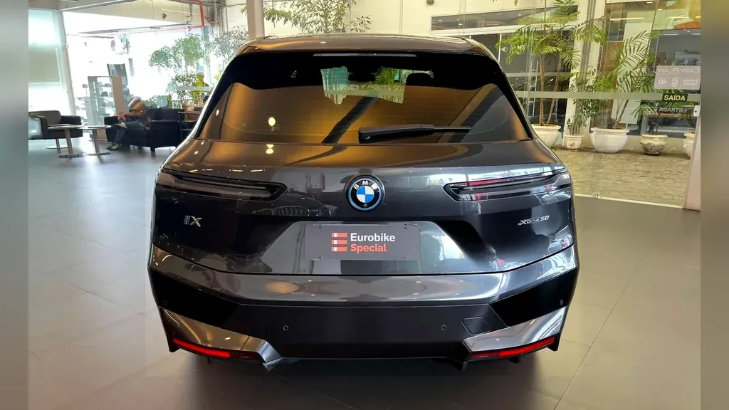 BMW Ix - Imagem 3