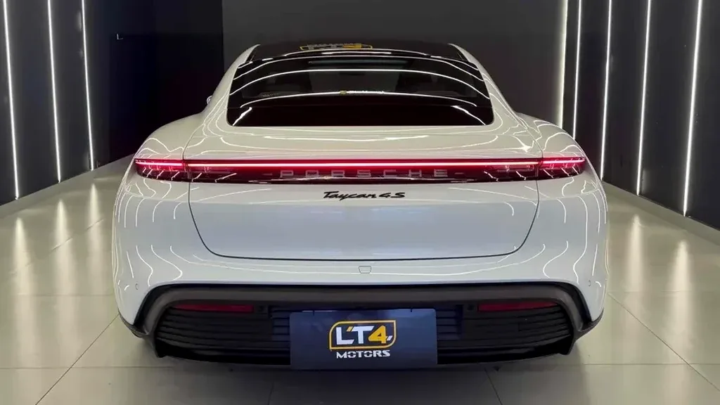 Porsche Taycan - Imagem 7