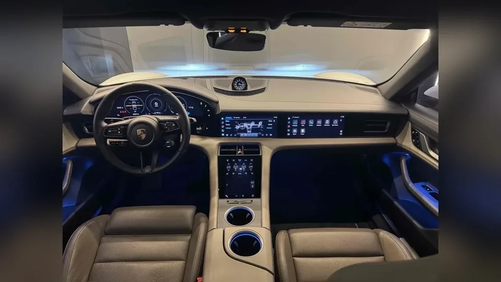 Porsche Taycan - Imagem 14