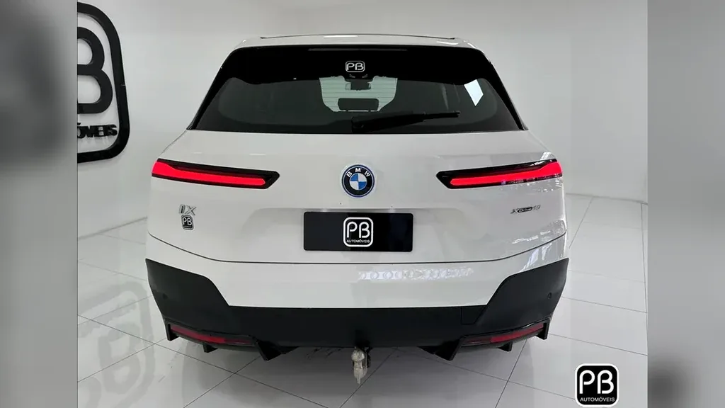 BMW Ix - Imagem 4