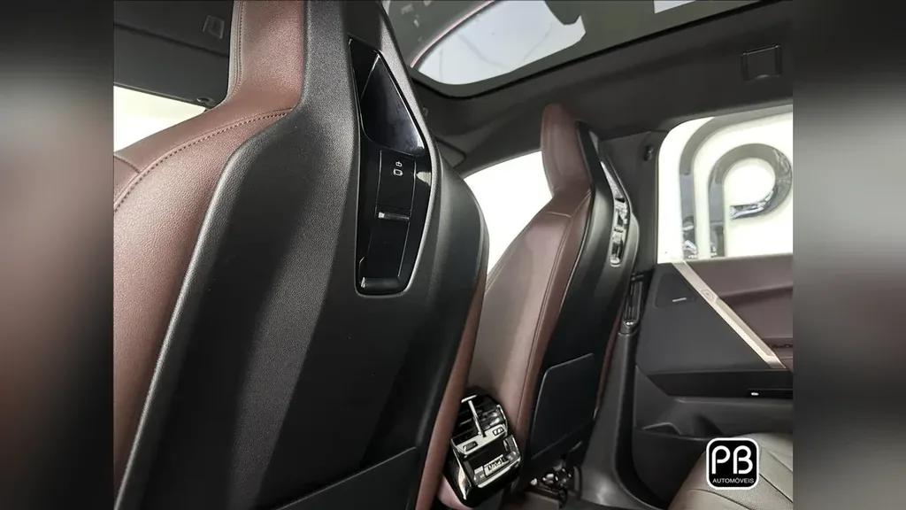 BMW Ix - Imagem 11