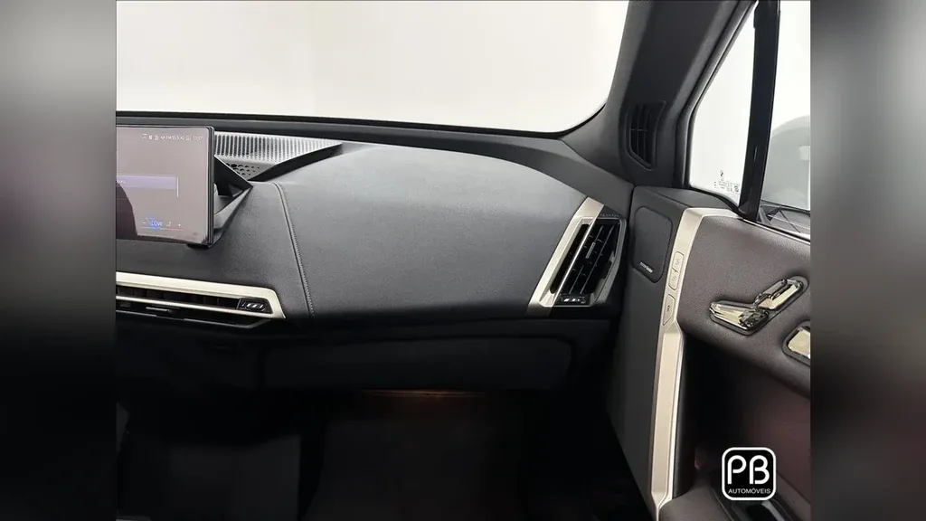 BMW Ix - Imagem 15