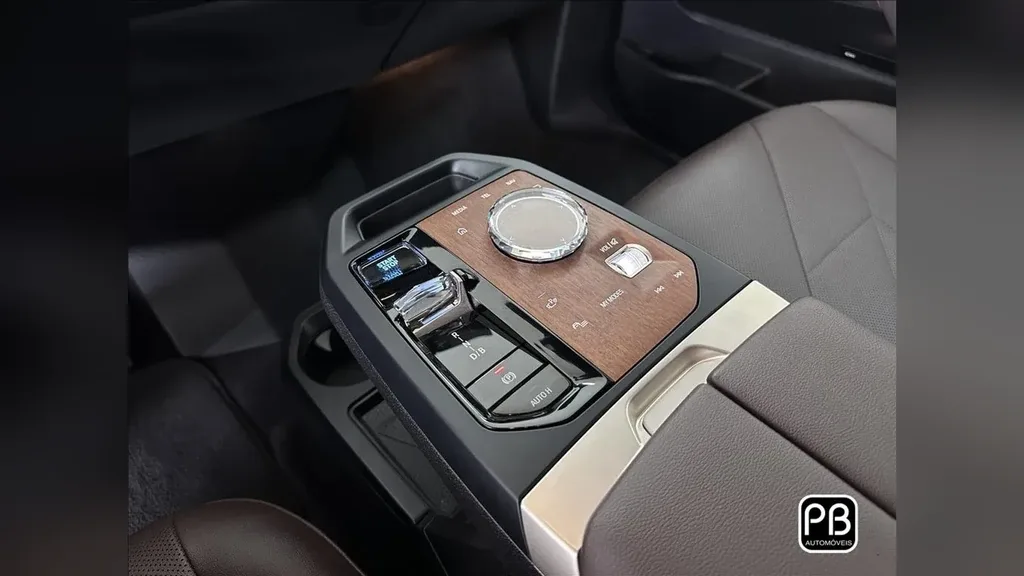 BMW Ix - Imagem 17