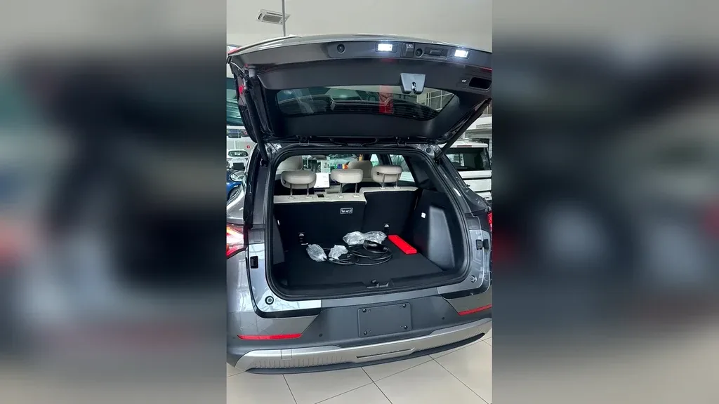 Chevrolet Captiva EV - Imagem 6