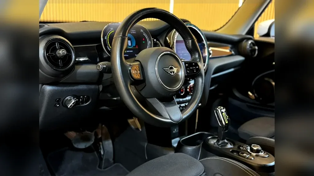 Mini Cooper SE - Imagem 14