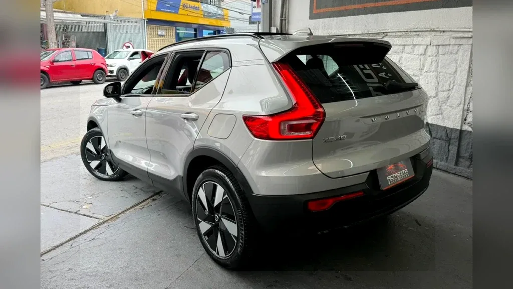 Volvo XC40 Recharge - Imagem 4