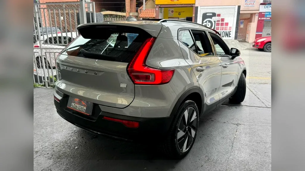 Volvo XC40 Recharge - Imagem 5