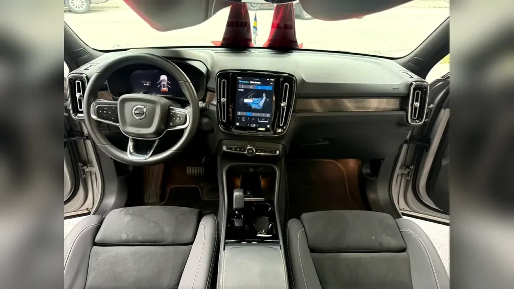 Volvo XC40 Recharge - Imagem 10