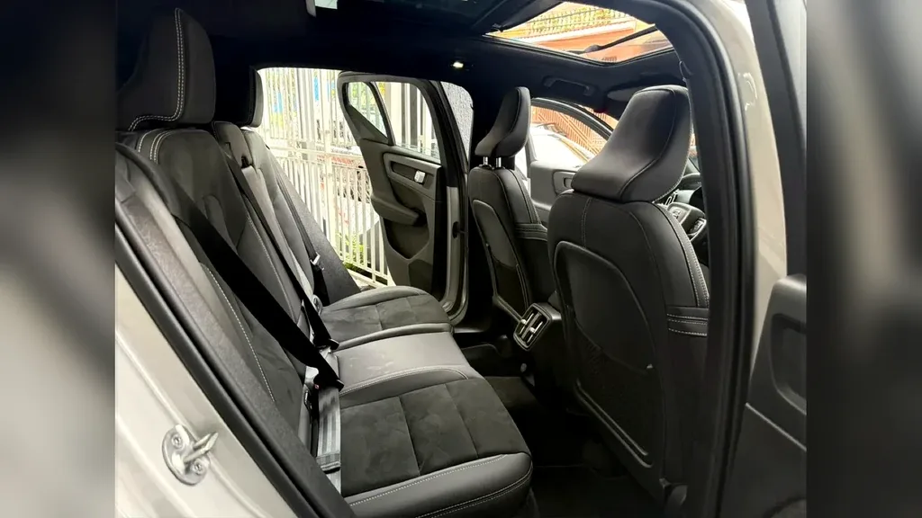 Volvo XC40 Recharge - Imagem 17