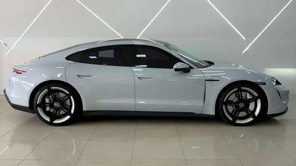 Porsche Taycan - Imagem 4