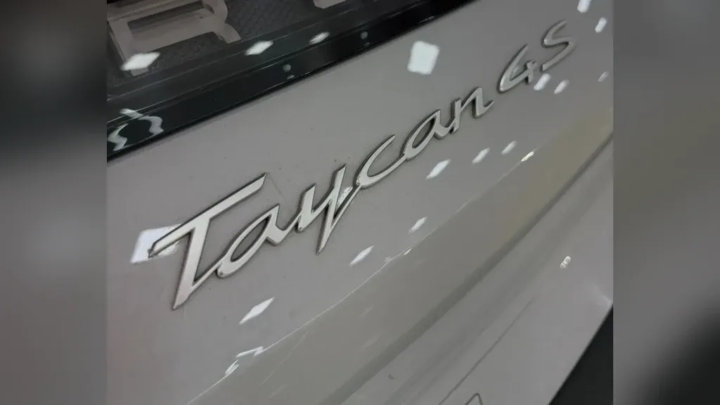 Porsche Taycan - Imagem 17