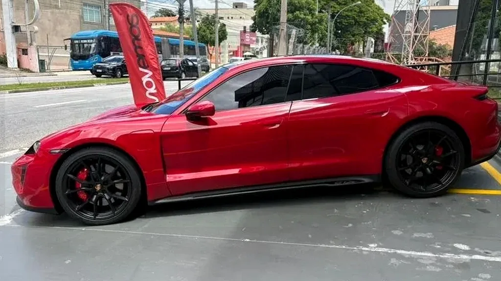 Porsche Taycan - Imagem 5