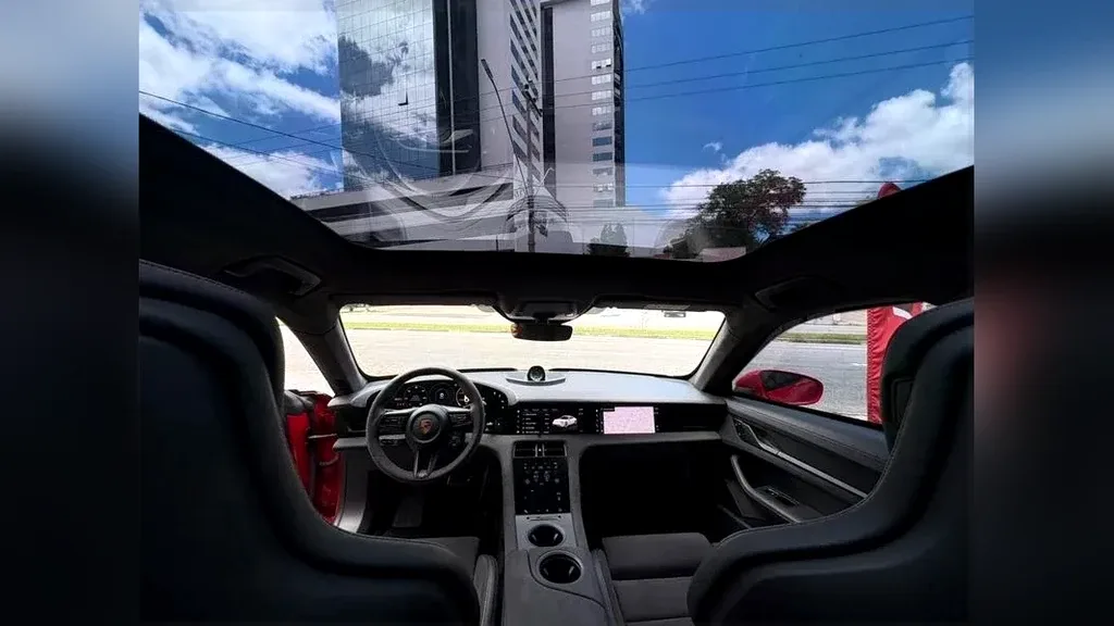 Porsche Taycan - Imagem 19