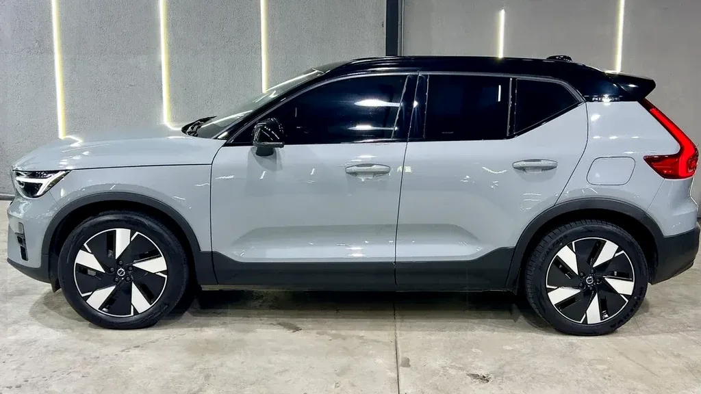 Volvo XC40 Recharge - Imagem 4
