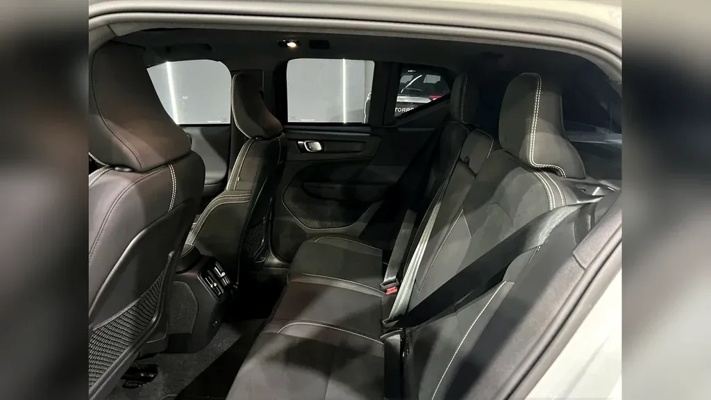 Volvo XC40 Recharge - Imagem 6
